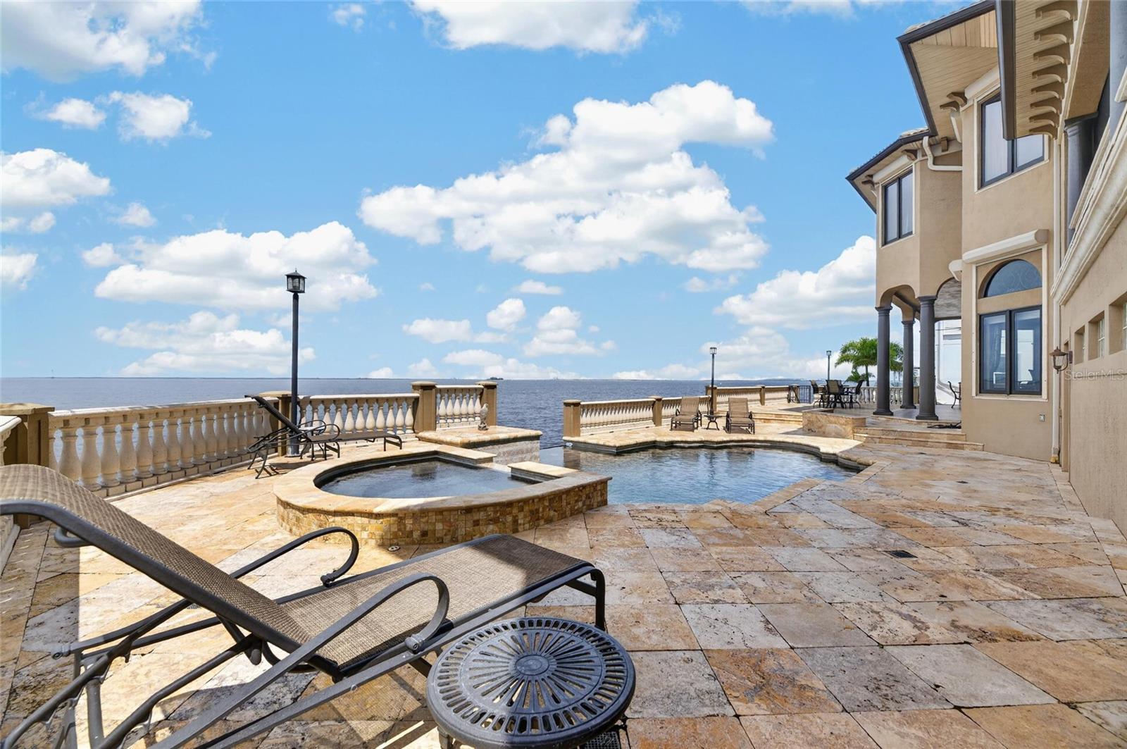 1429 Jumana Loop Property Photo 10