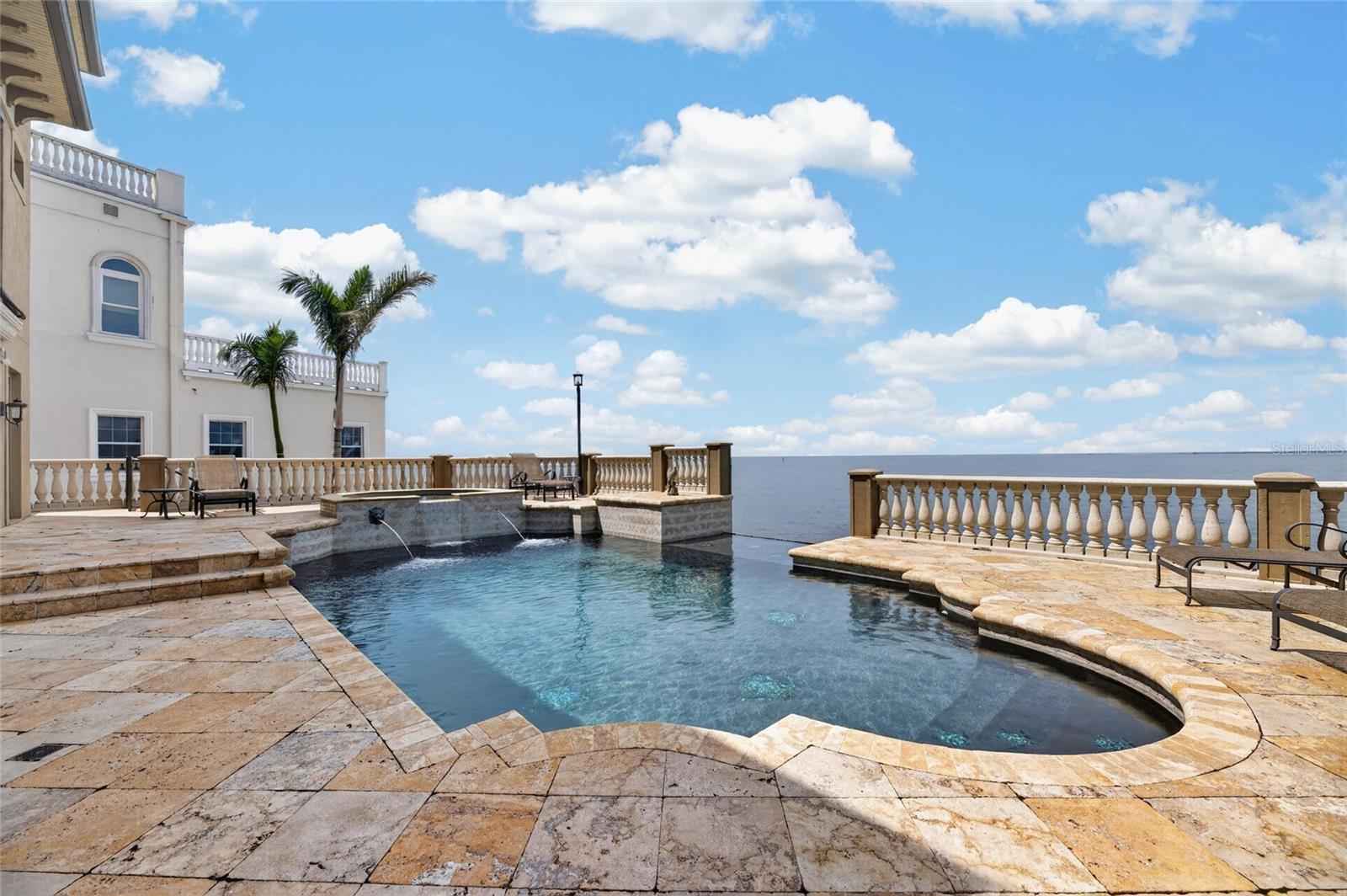 1429 Jumana Loop Property Photo 12