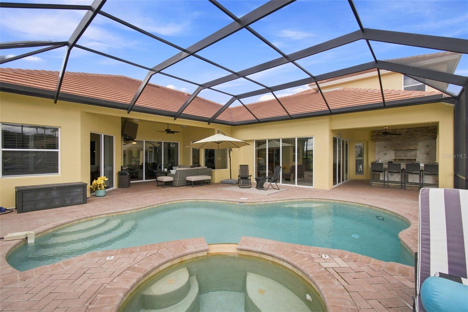 10801 Barbados Isle Dr Property Photo 2