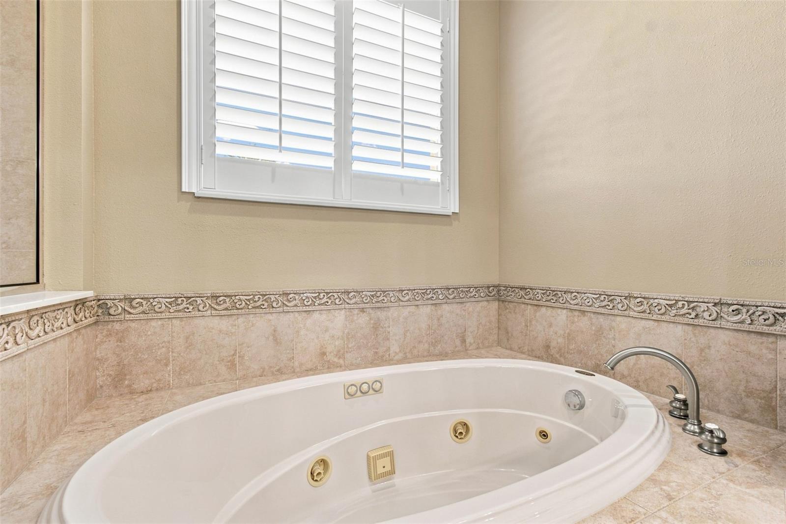 10801 Barbados Isle Dr Property Photo 54