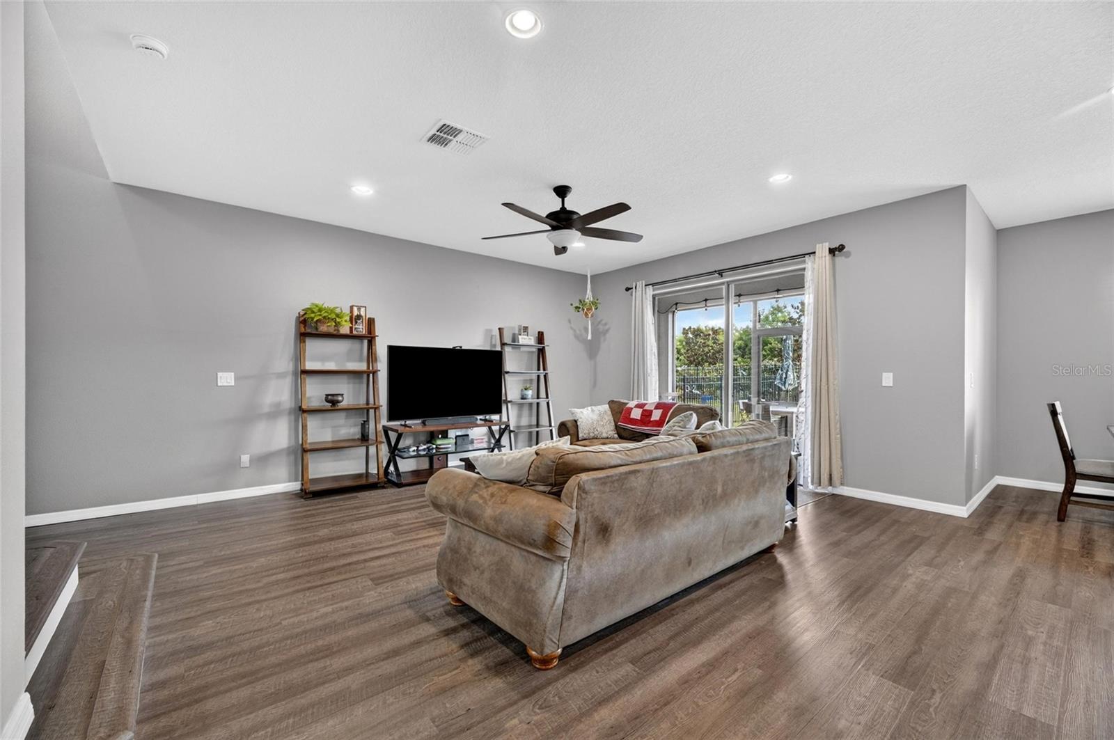 1521 Custer Bayou St Property Photo 22