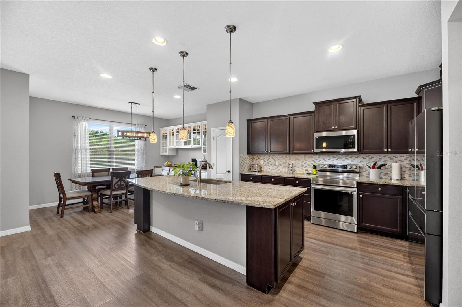 1521 Custer Bayou St Property Photo 23