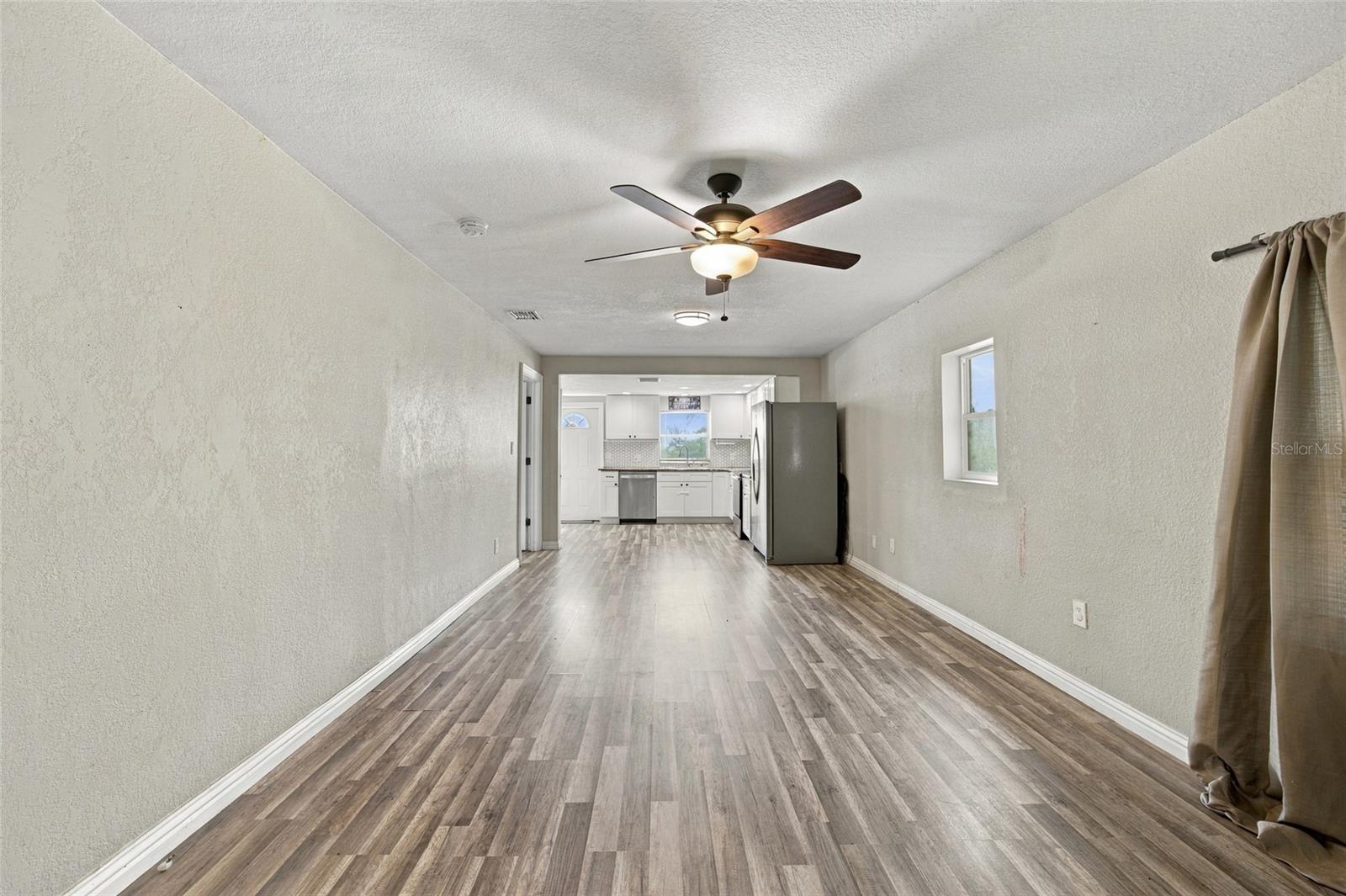 1109 N Gordon St Property Photo 5
