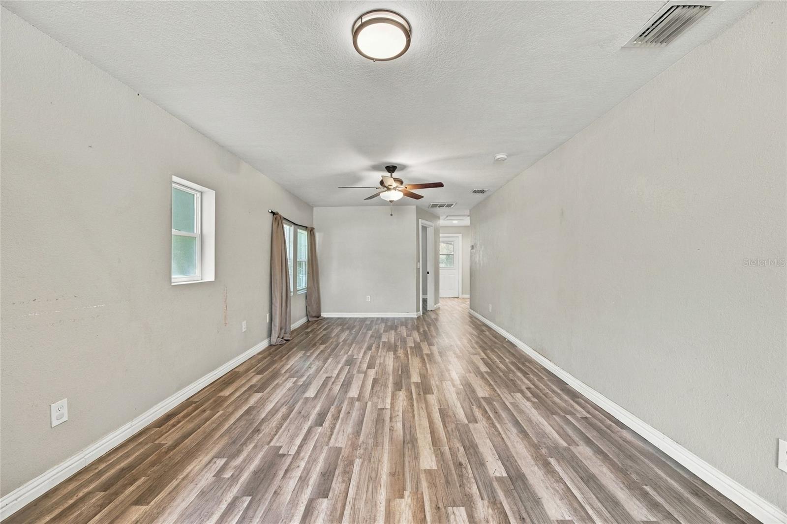 1109 N Gordon St Property Photo 7