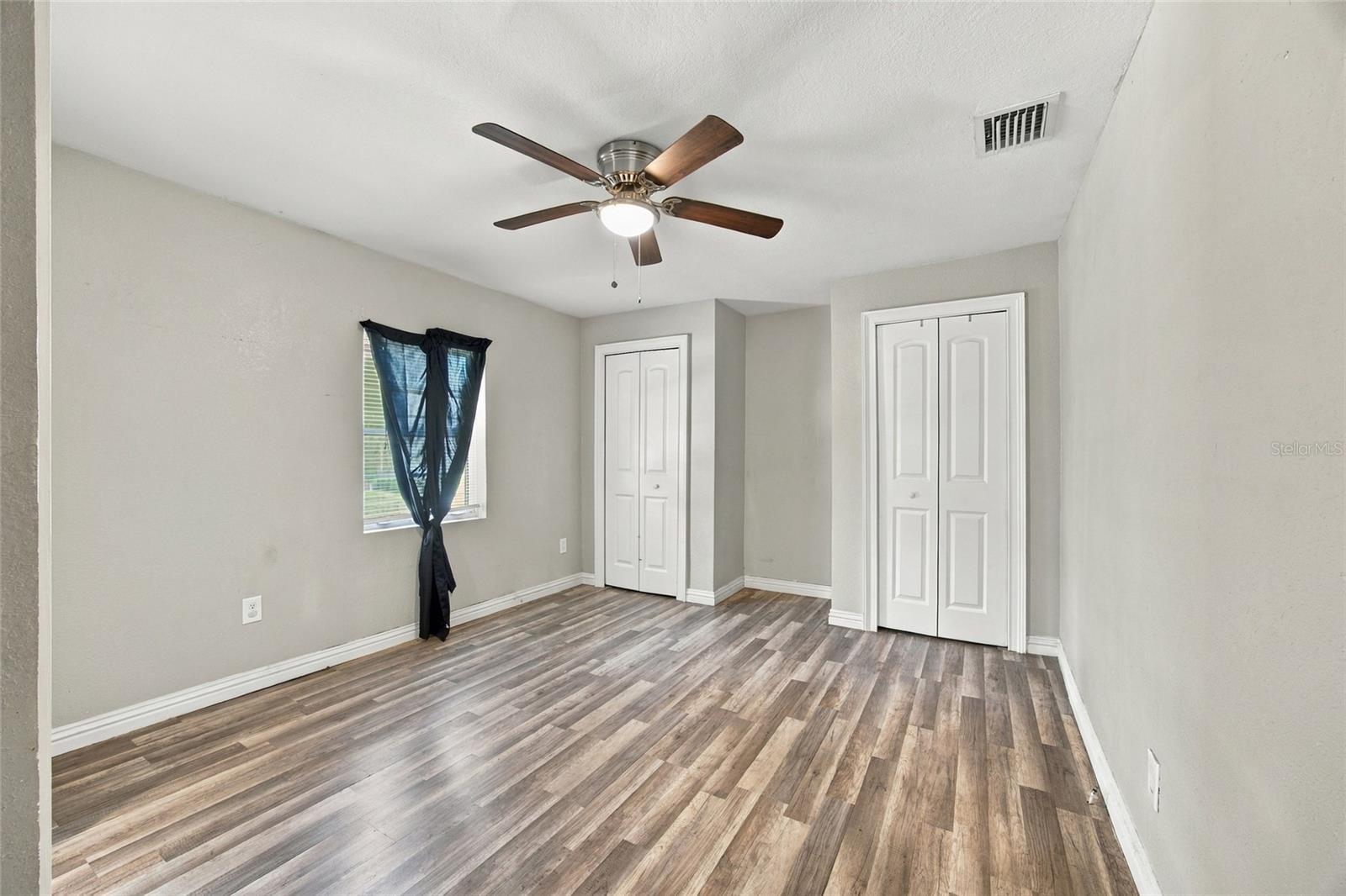 1109 N Gordon St Property Photo 12
