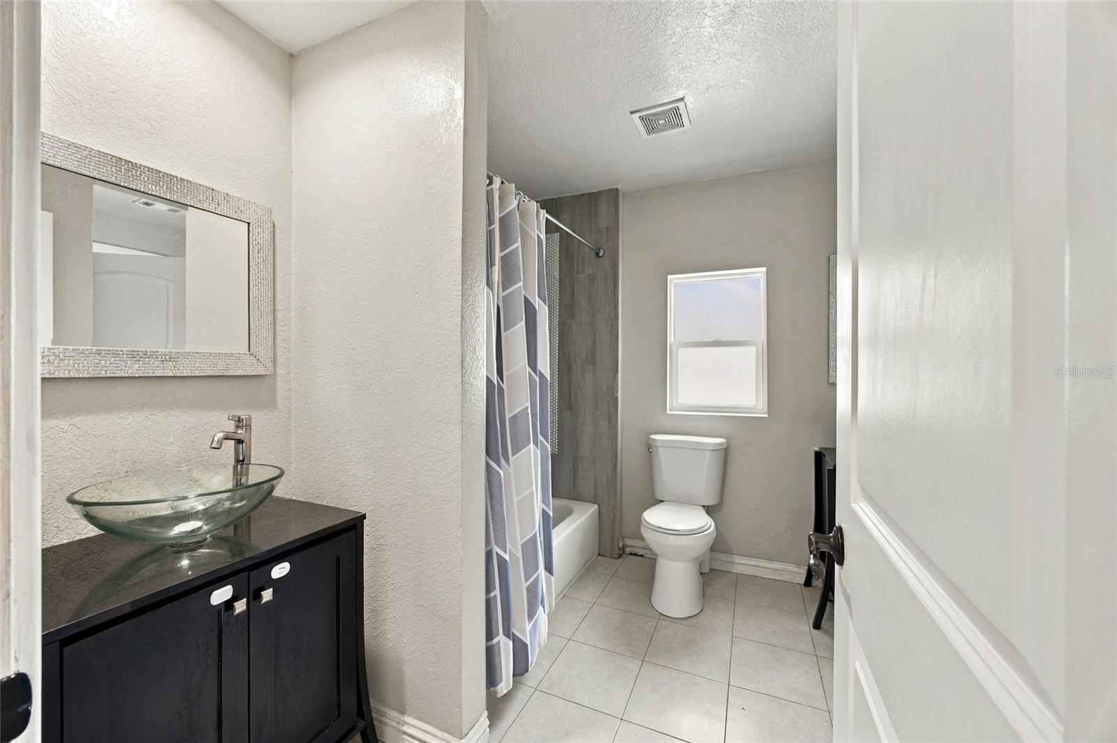 1109 N Gordon St Property Photo 15