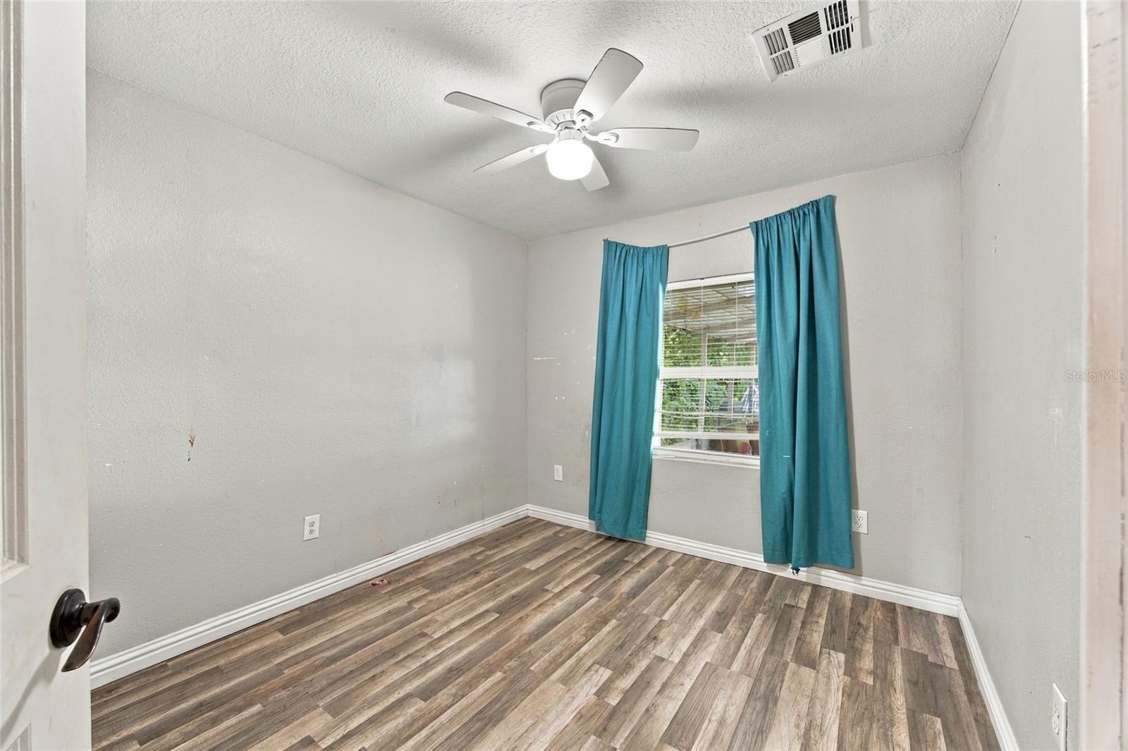 1109 N Gordon St Property Photo 19
