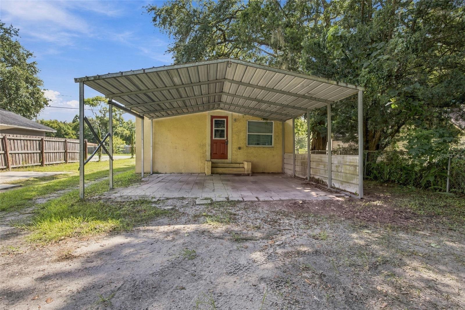 1109 N Gordon St Property Photo 27