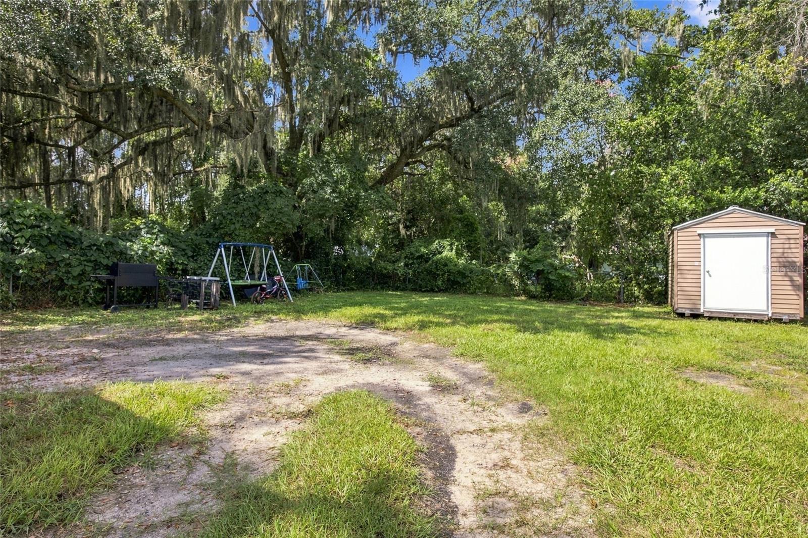 1109 N Gordon St Property Photo 32