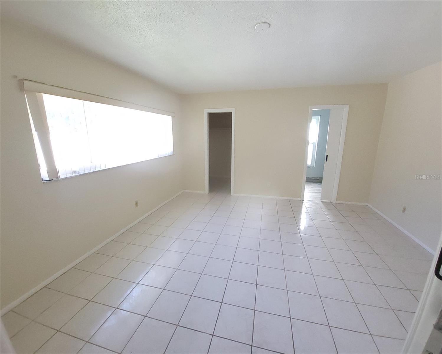 831 Sw 49th Ter Property Photo 4
