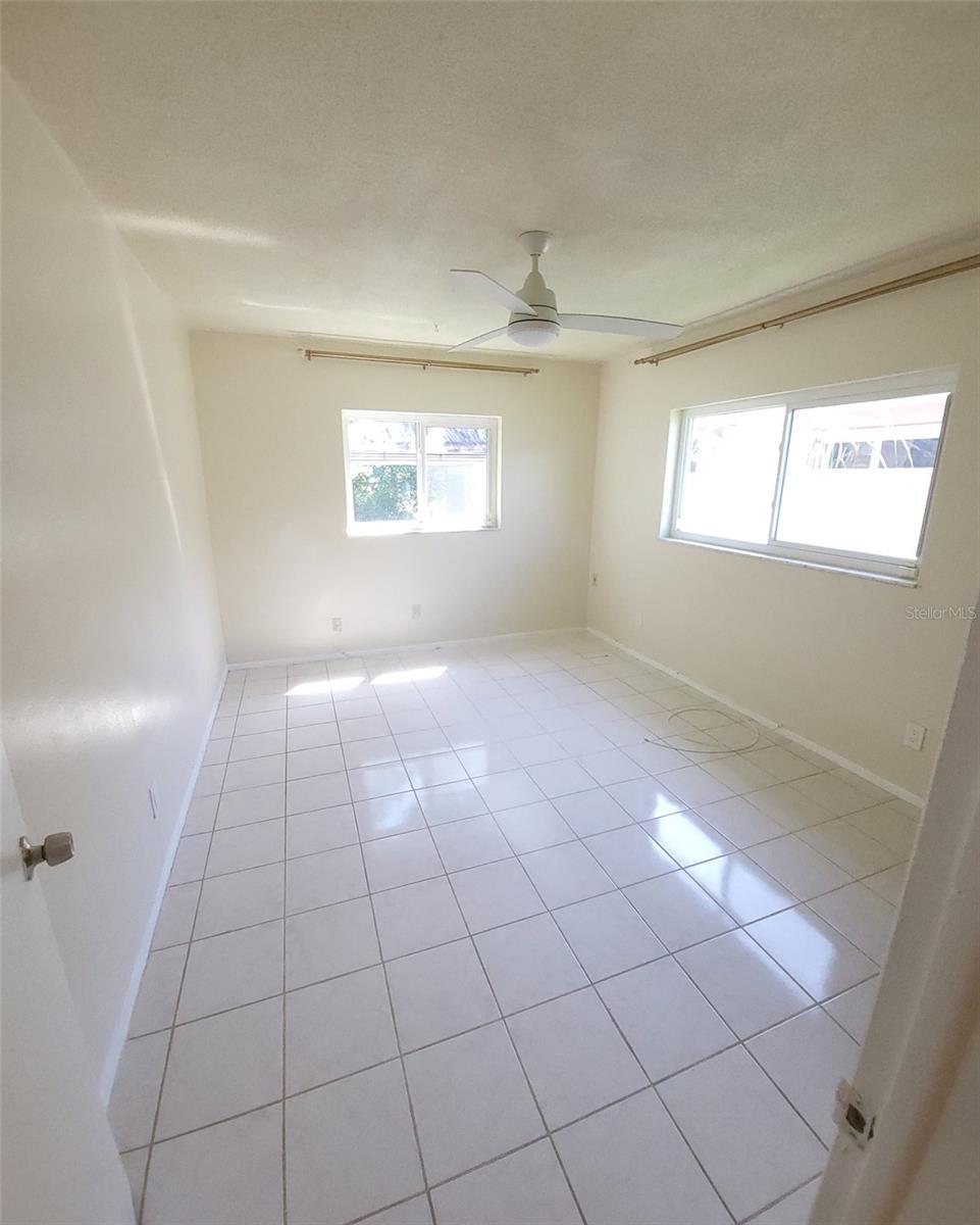 831 Sw 49th Ter Property Photo 6