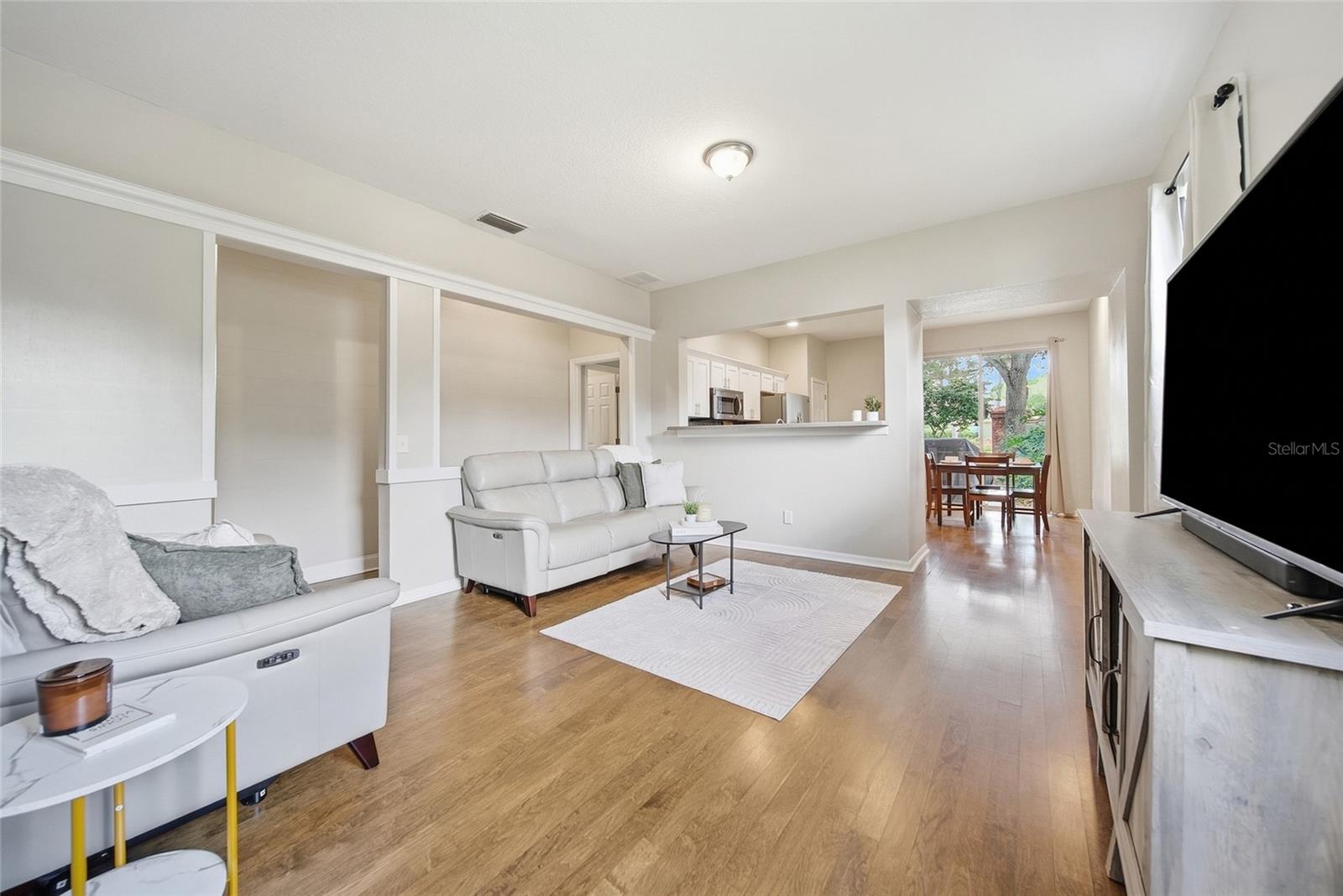 2306 Spring Hollow Loop Property Photo 8