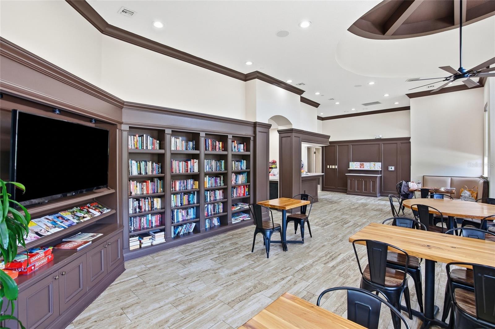 2306 Spring Hollow Loop Property Photo 32