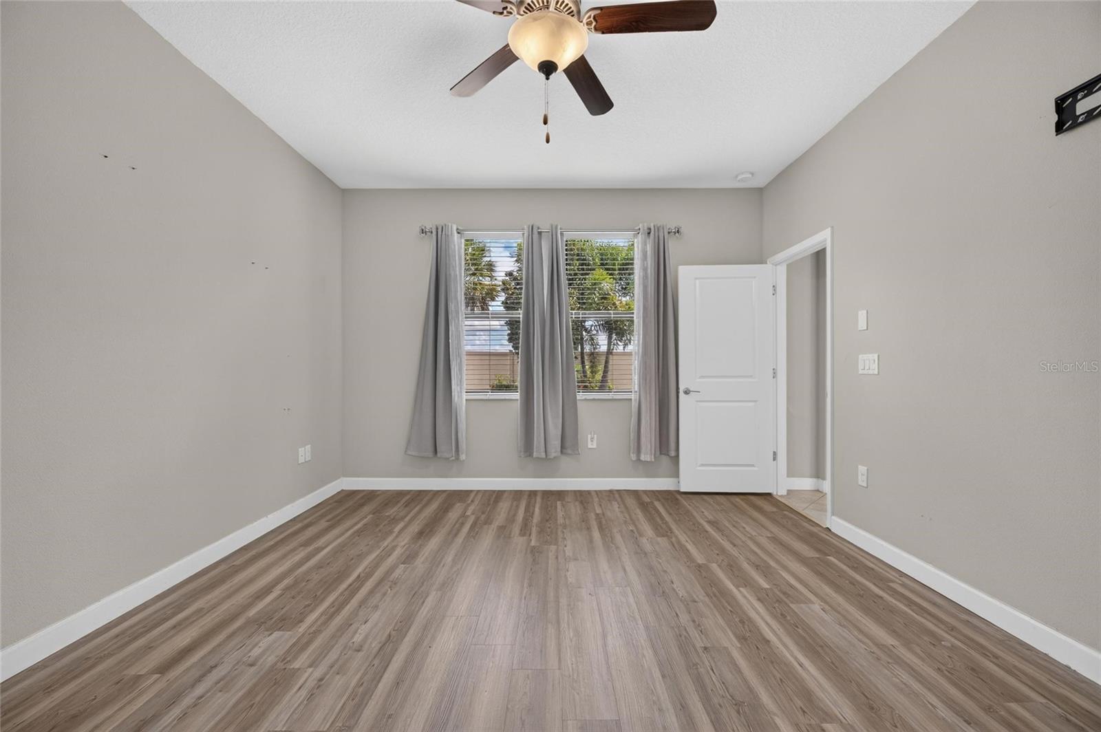 16836 Whisper Elm St Property Photo 10