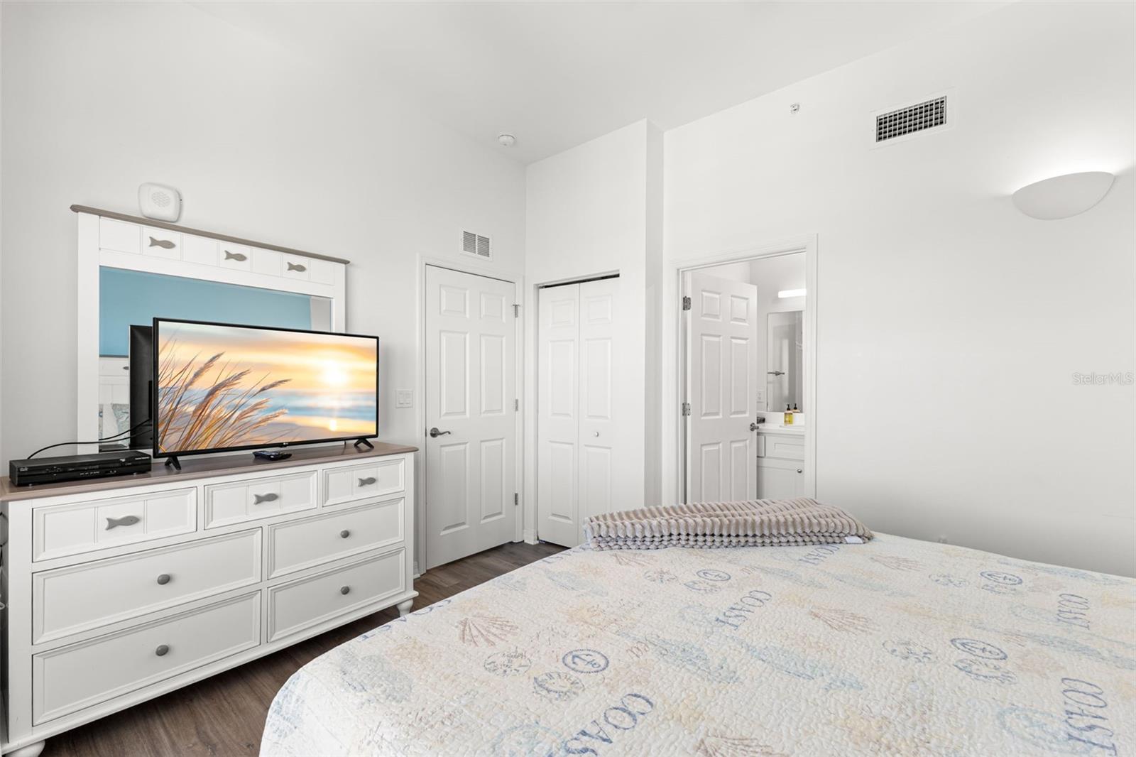 13101 Gulf Blvd #1605 Property Photo 23
