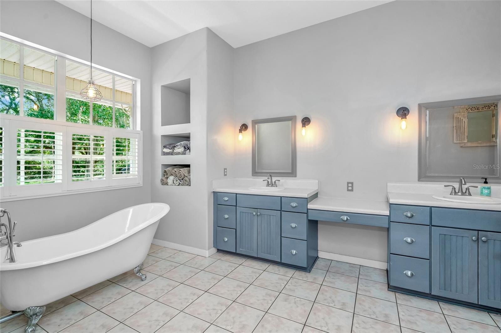 6122 Regina Pl Property Photo 10