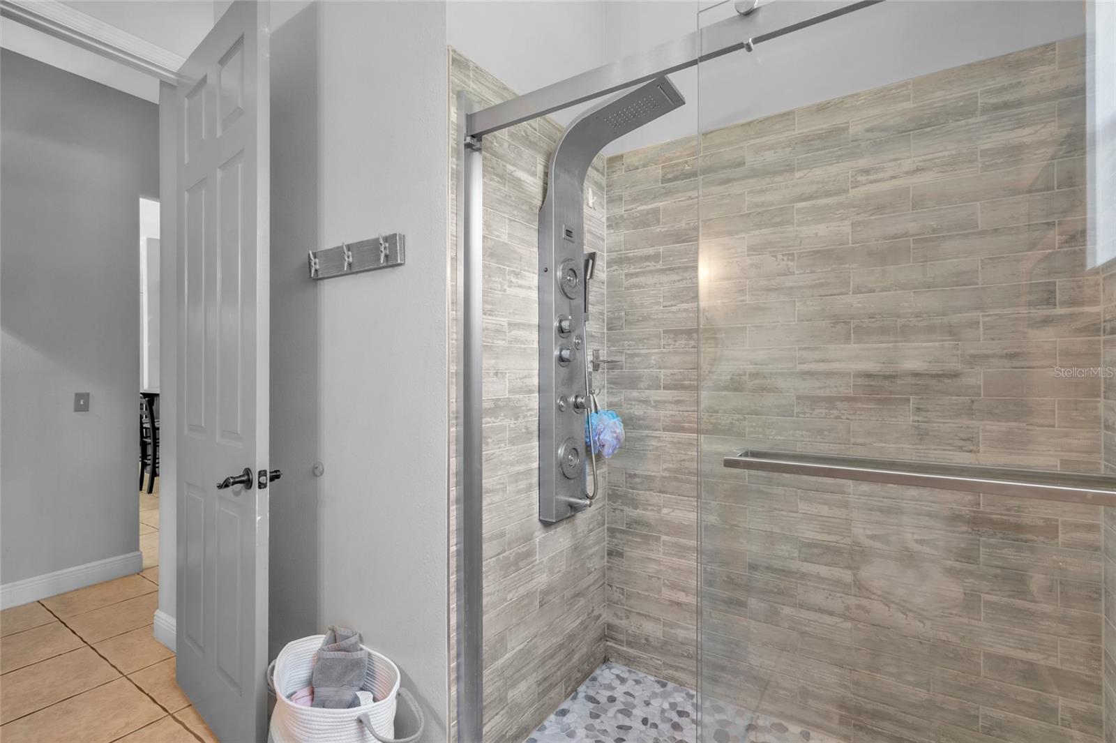 6122 Regina Pl Property Photo 15