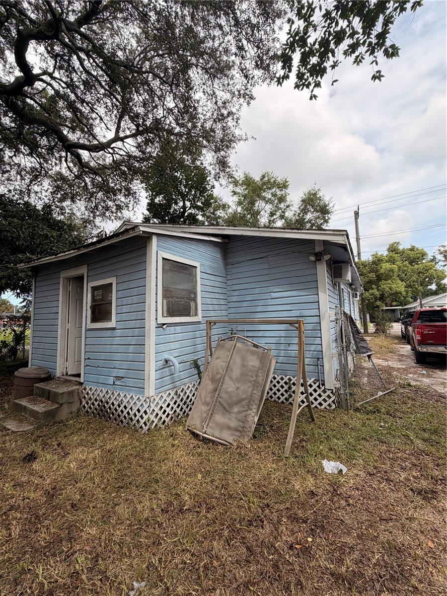 2907 E Lake Ave Property Photo 5