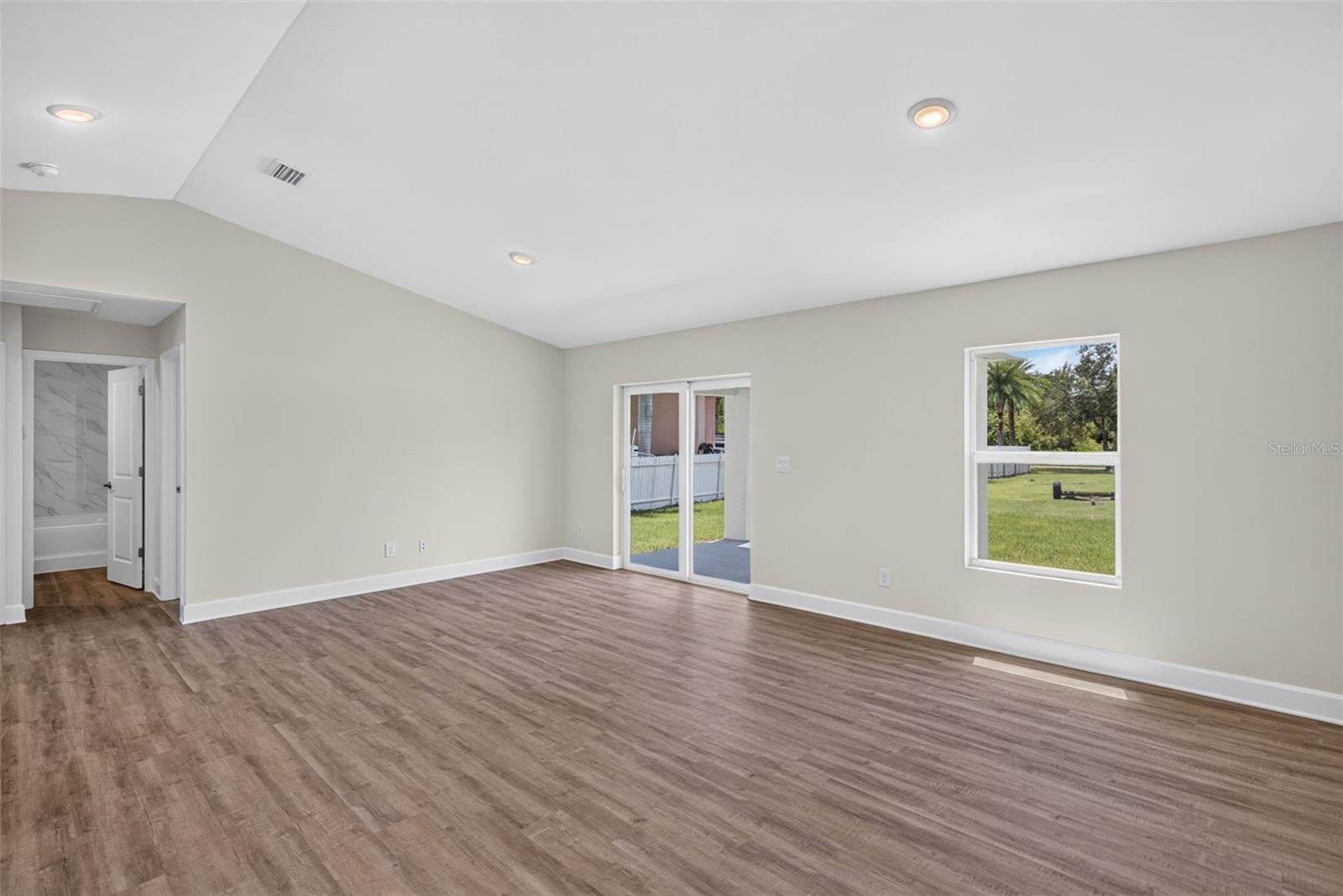 23429 Wickens Ave Property Photo 5