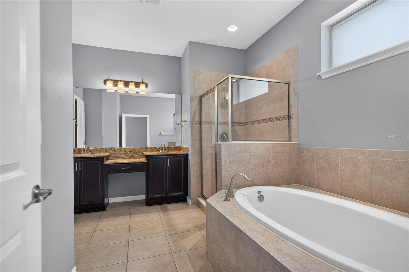15718 Starling Dale Ln Property Photo 27
