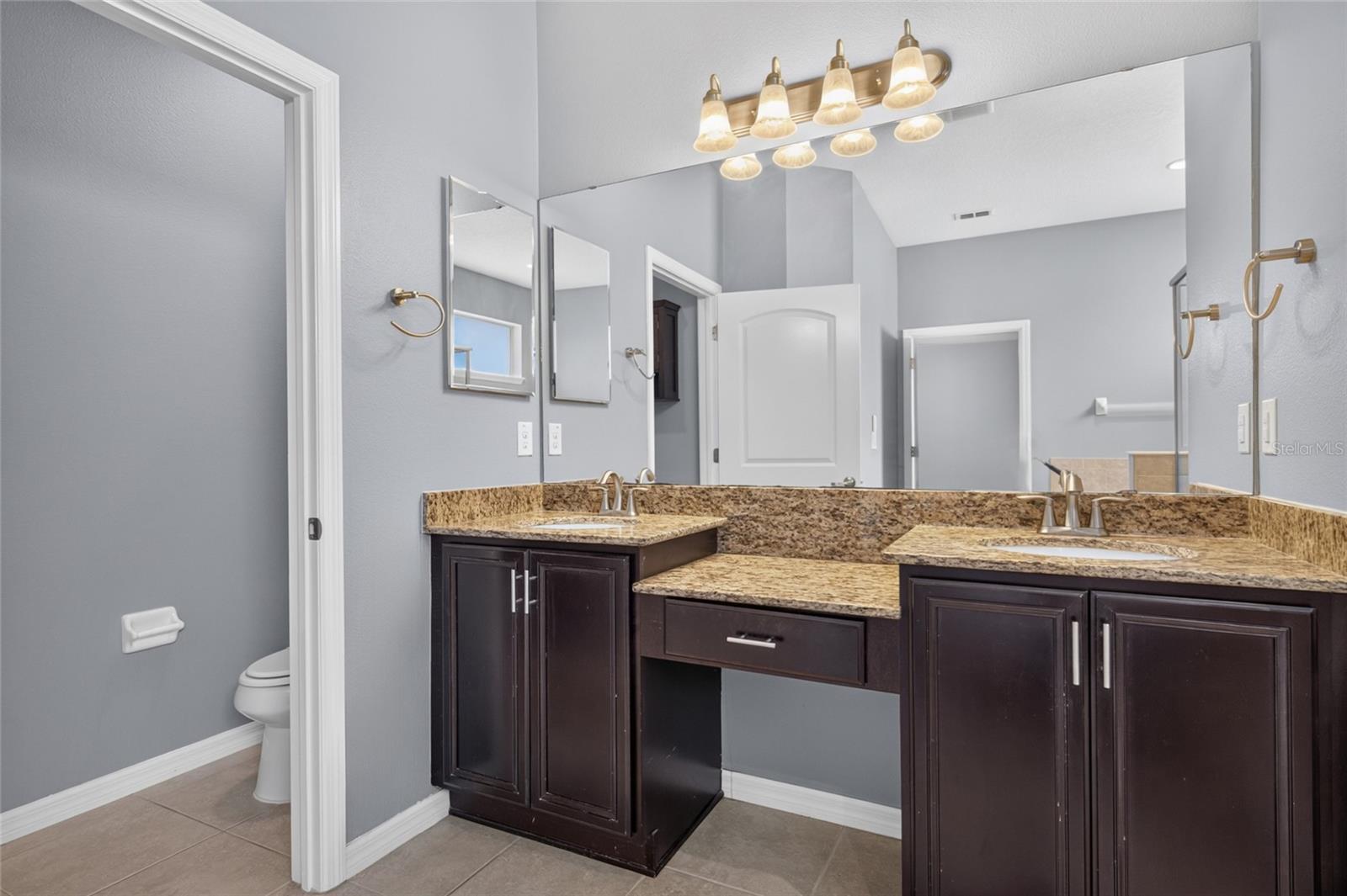 15718 Starling Dale Ln Property Photo 28