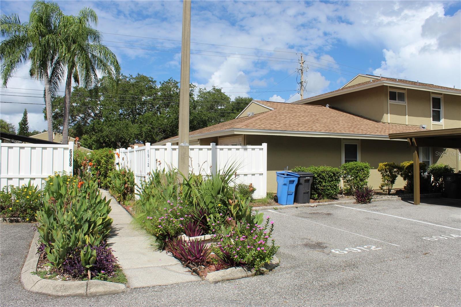 6912 EL CENTRO CT #1 Property Photo 1