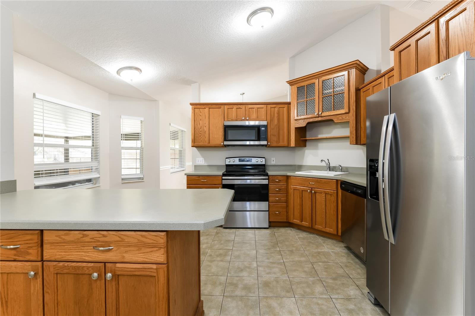 840 High Pointe Cir Property Photo 4