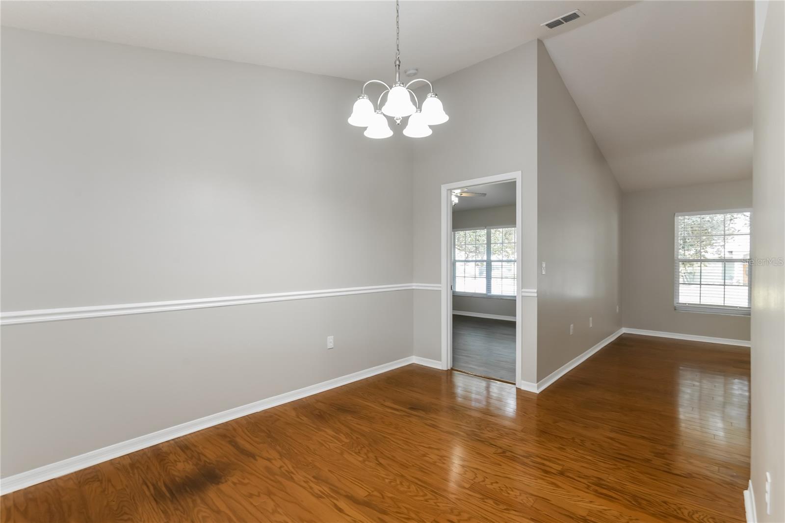 840 High Pointe Cir Property Photo 5