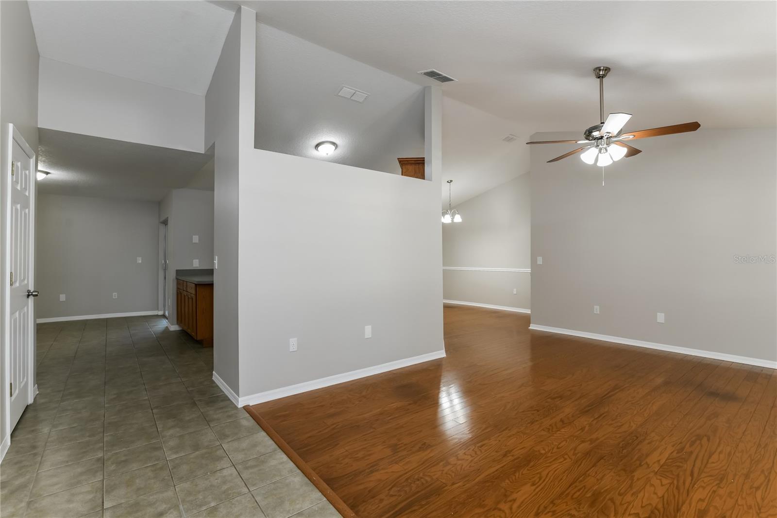 840 High Pointe Cir Property Photo 6
