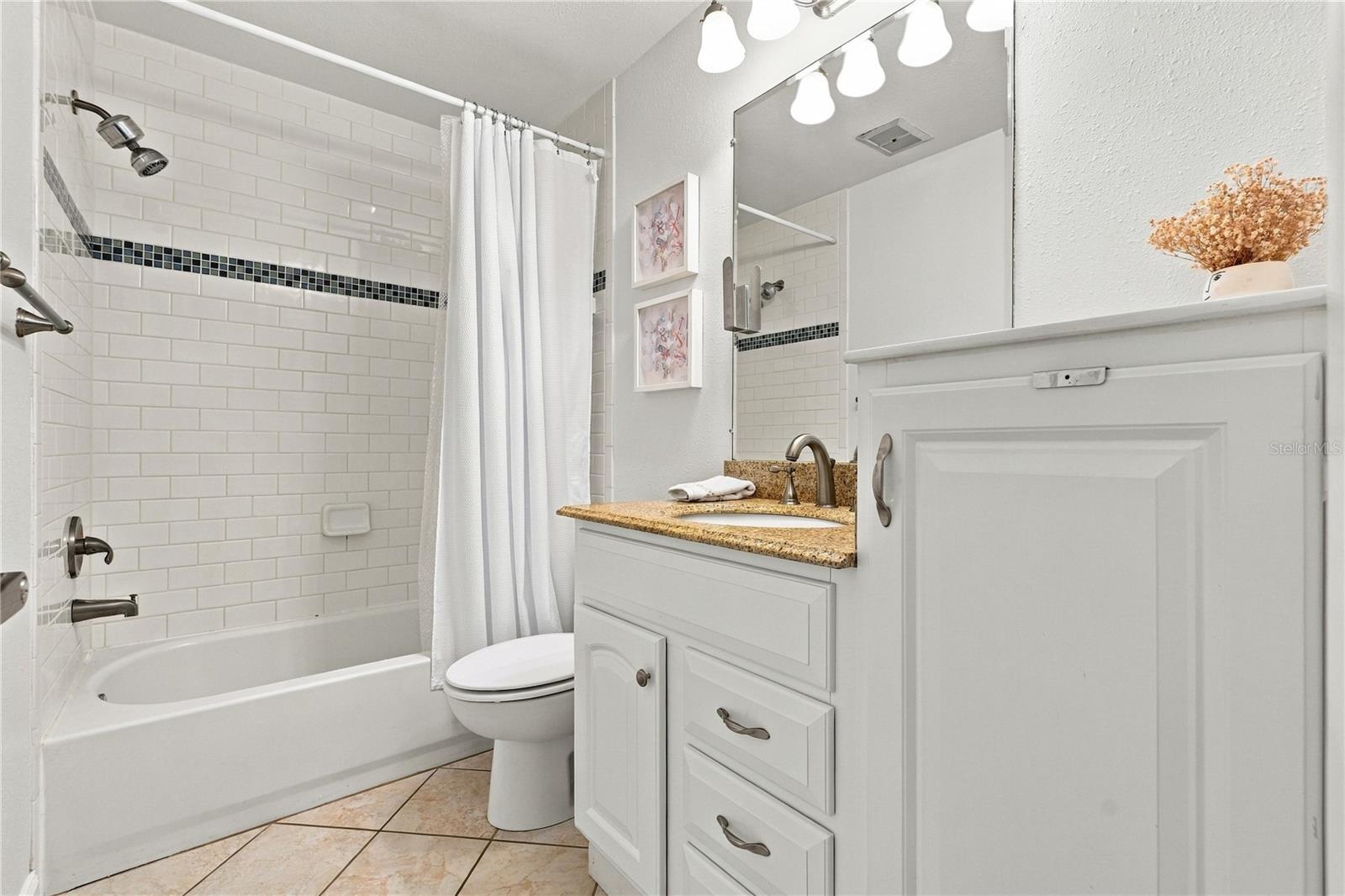 112 6th St Property Photo 22