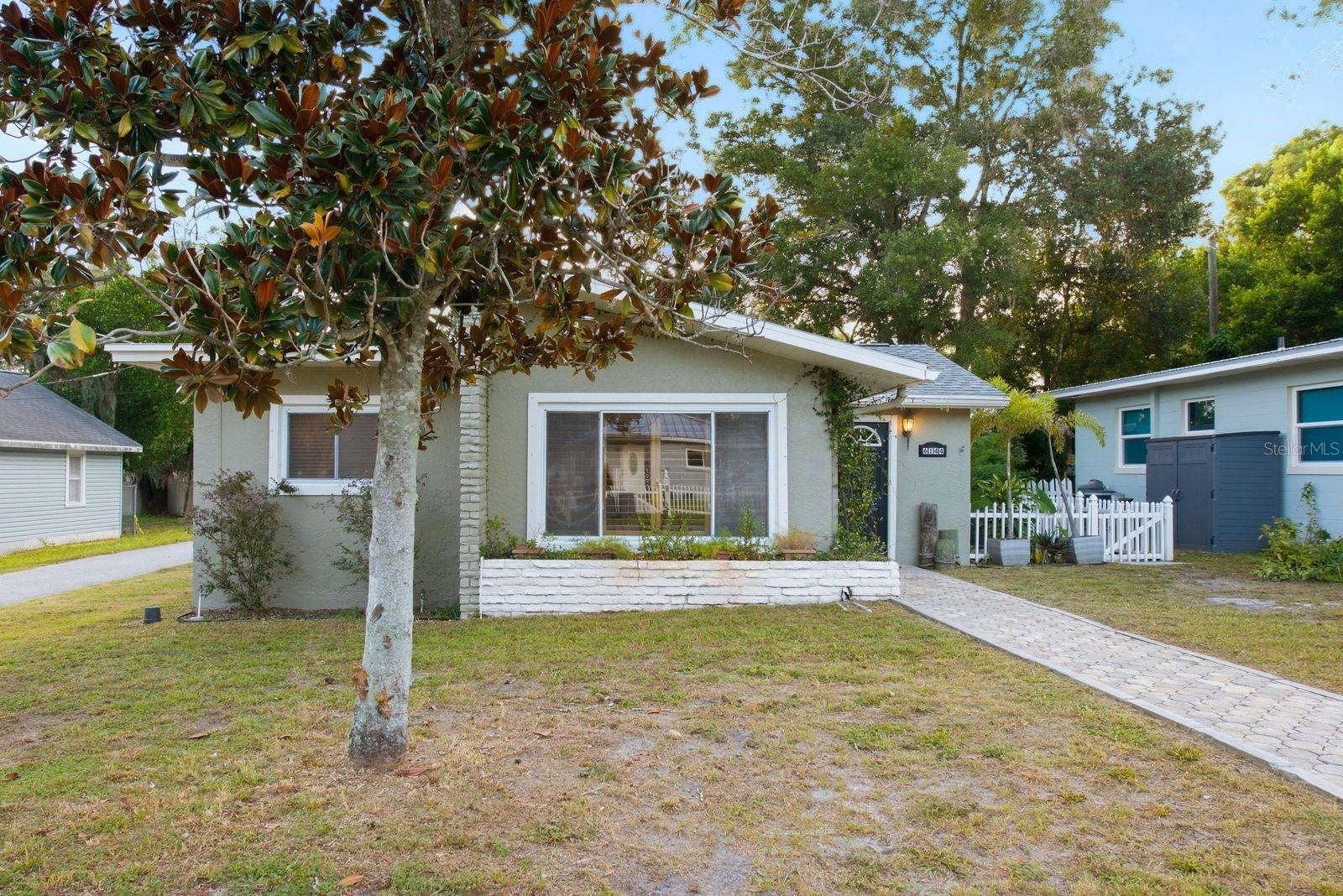 6144 Jefferson St Property Photo 3