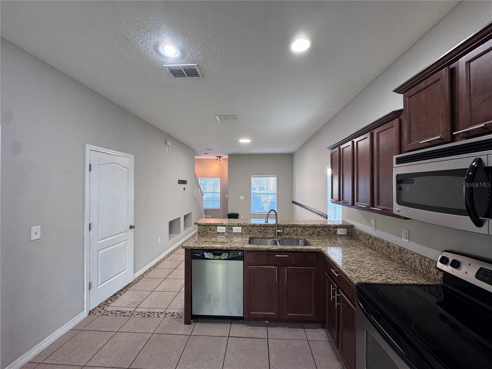 8523 Brushleaf Way Property Photo 7