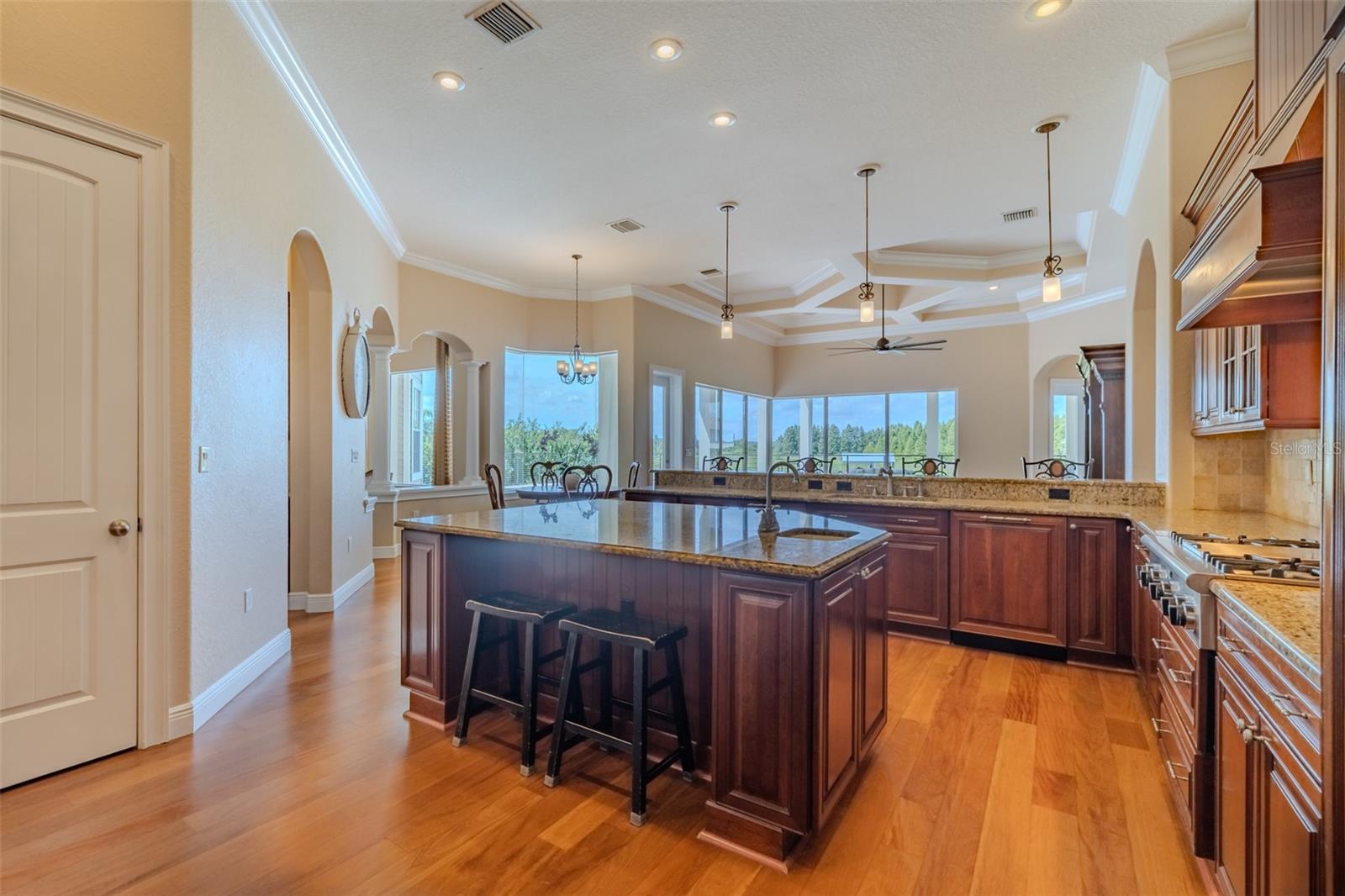 10501 Broadland Pass Property Photo 13