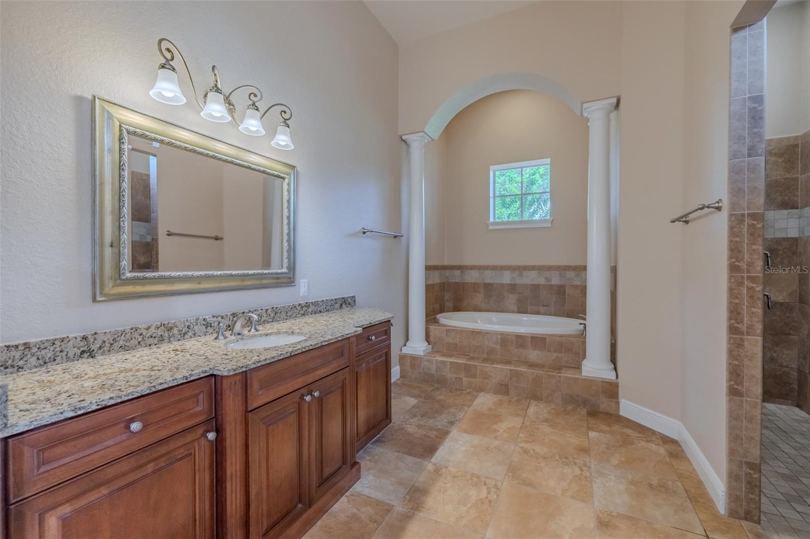 10501 Broadland Pass Property Photo 39