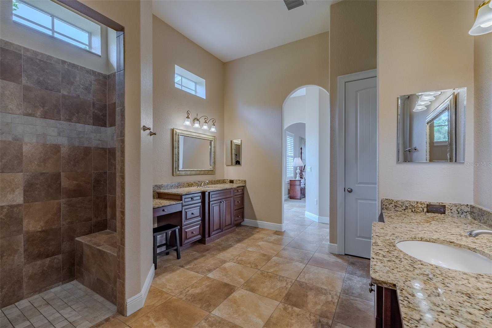 10501 Broadland Pass Property Photo 43