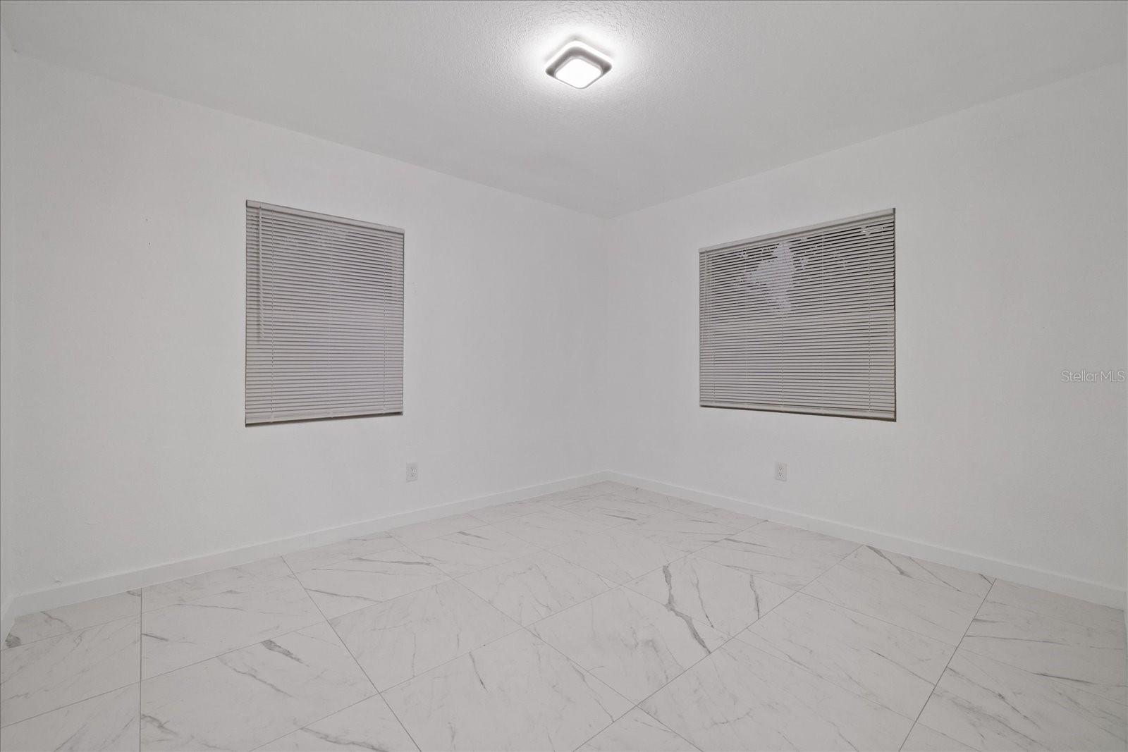 3012 E Hanna Ave Property Photo 14