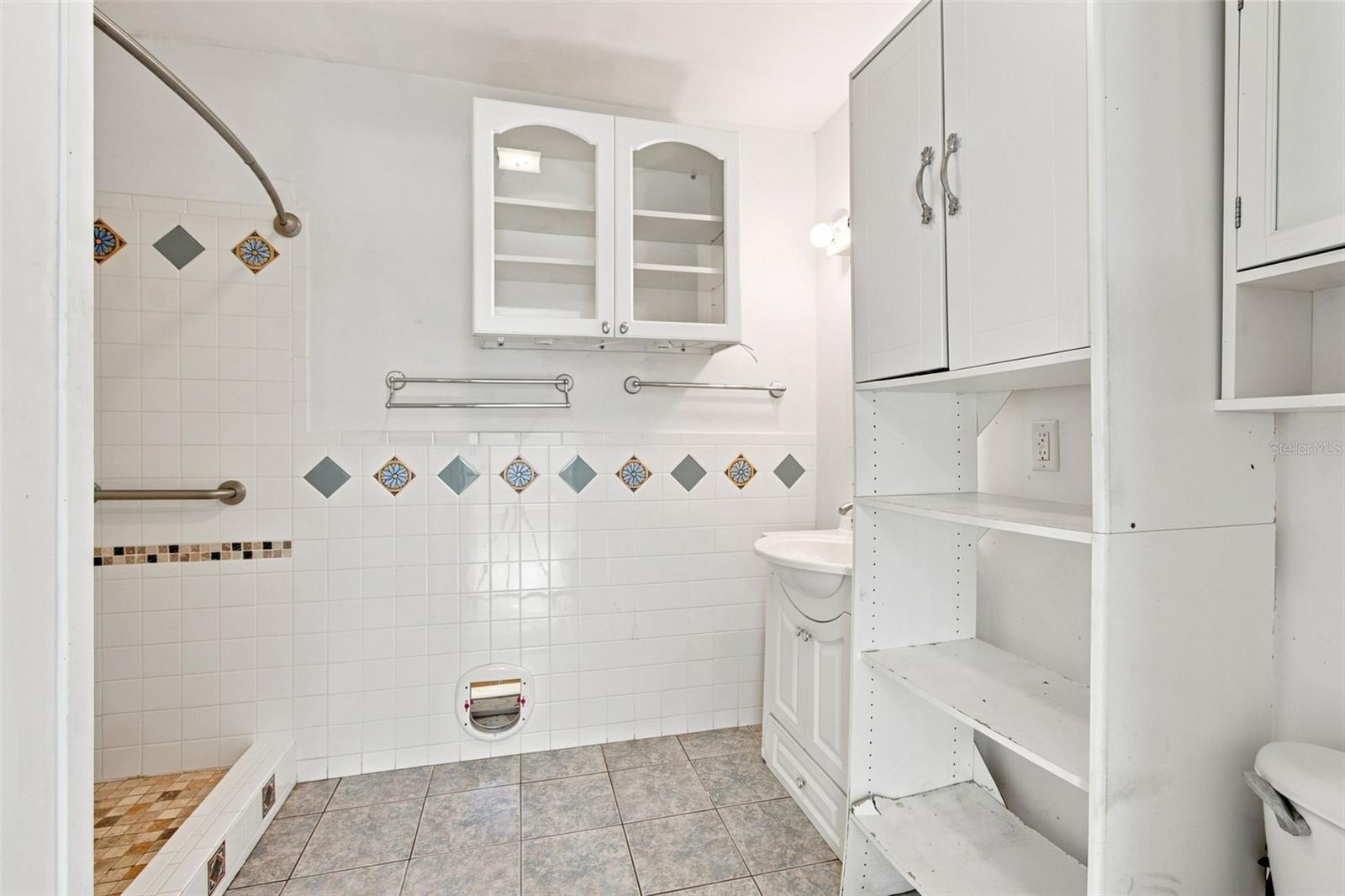 1604 1st St Property Photo 13