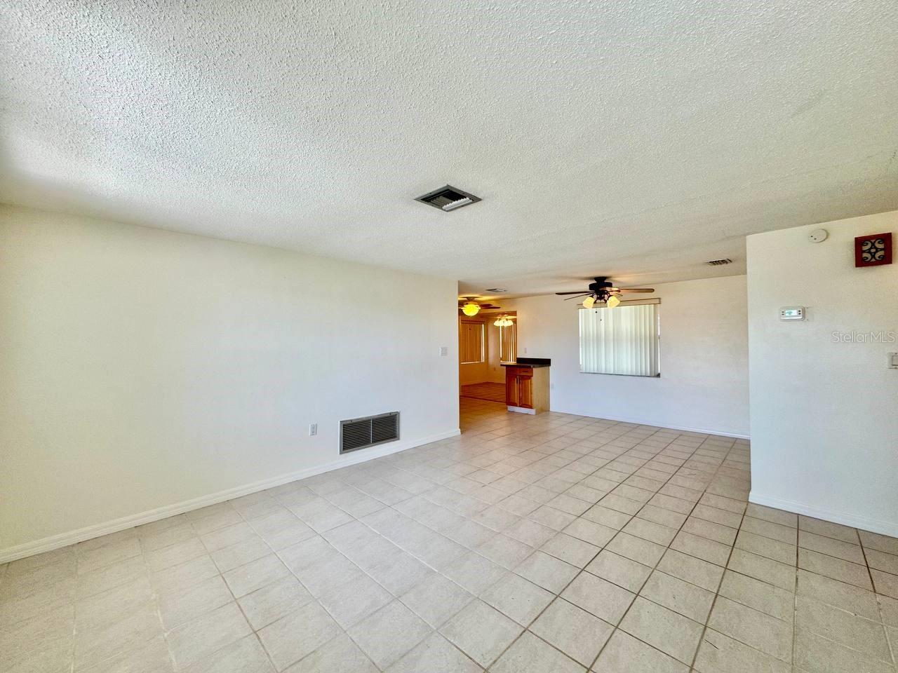3131 Roxbury Dr Property Photo 4