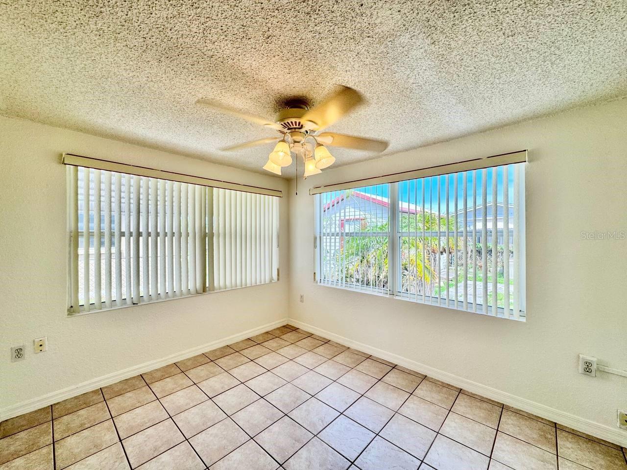 3131 Roxbury Dr Property Photo 13