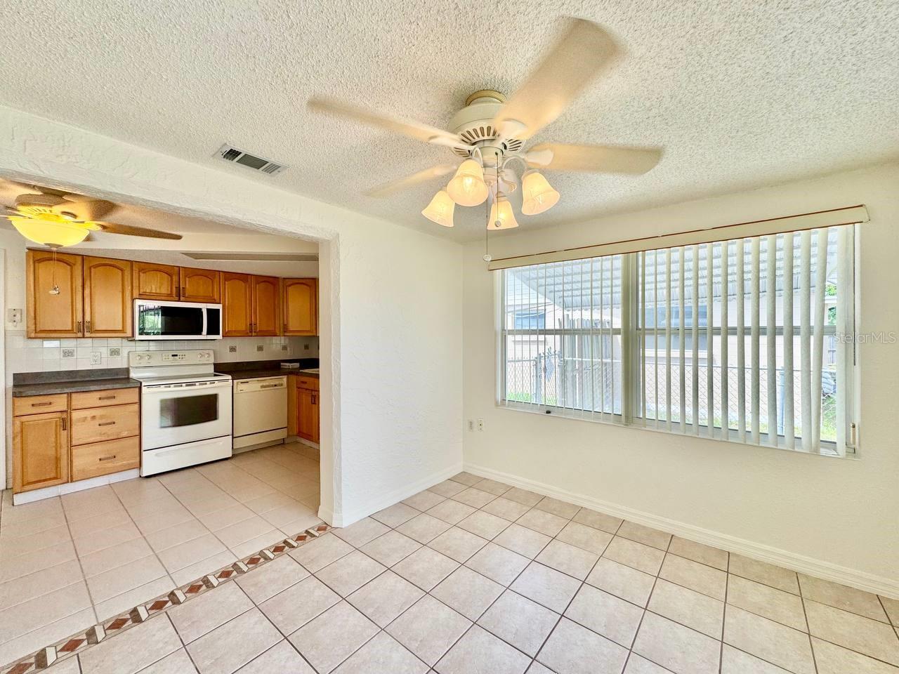 3131 Roxbury Dr Property Photo 15