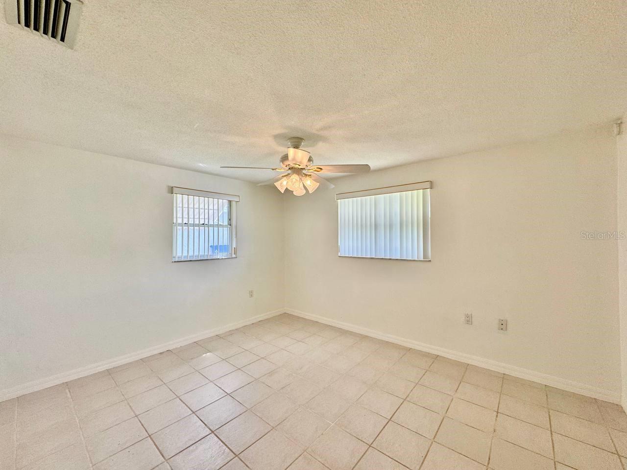 3131 Roxbury Dr Property Photo 16
