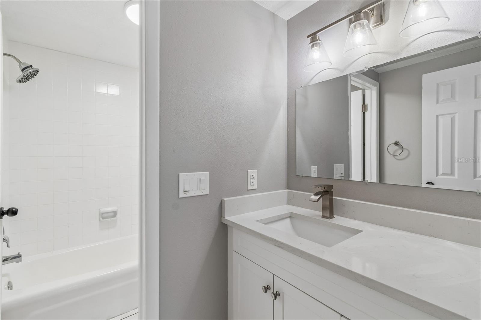 7111 Gateway Ct Property Photo 35