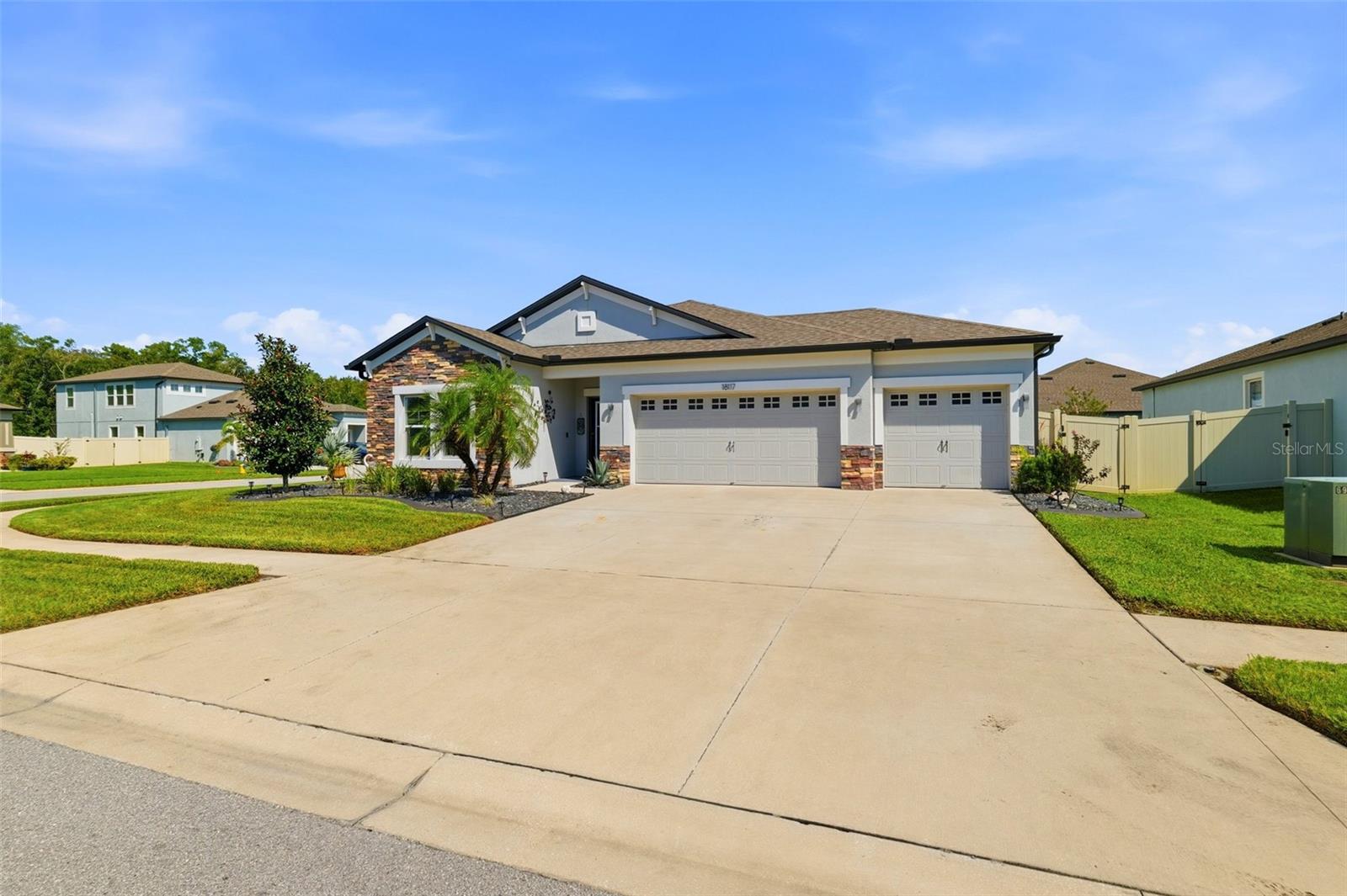18117 Romanesque Ct Property Photo 3