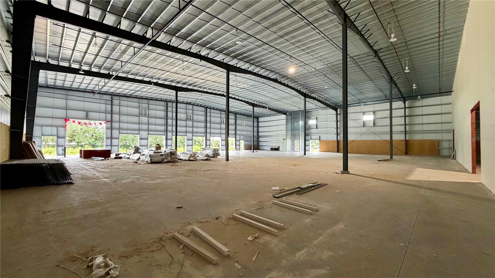 2221 N Us Highway 27/441 Property Photo 10