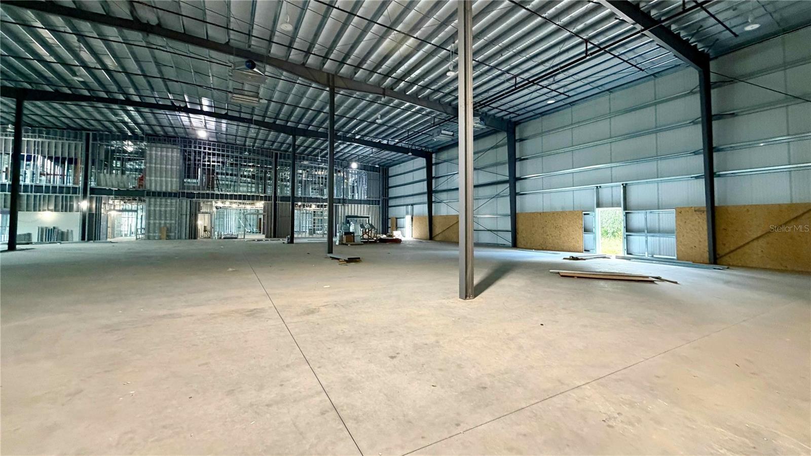 2221 N Us Highway 27/441 Property Photo 11