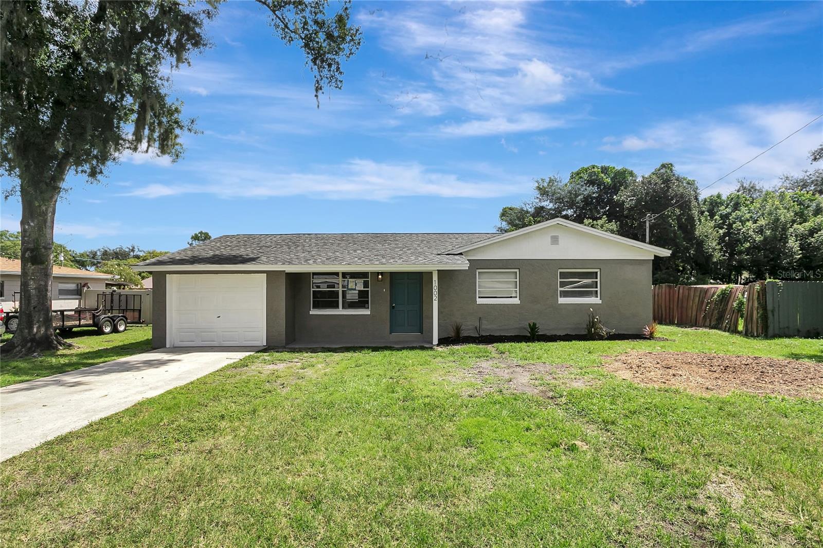 1002 N Bracewell Dr Property Photo 1