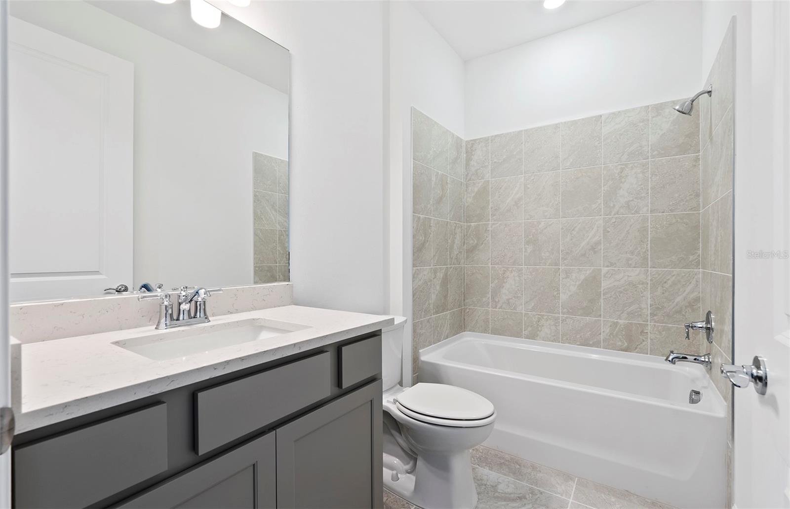 2739 Bebb Oak Dr Property Photo 3