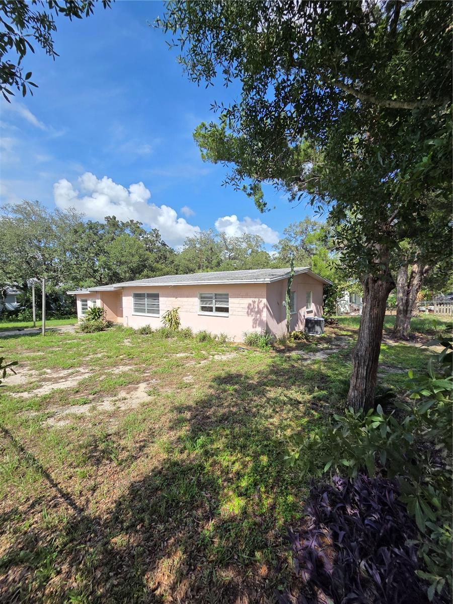 350 N Levis Ave Property Photo 1