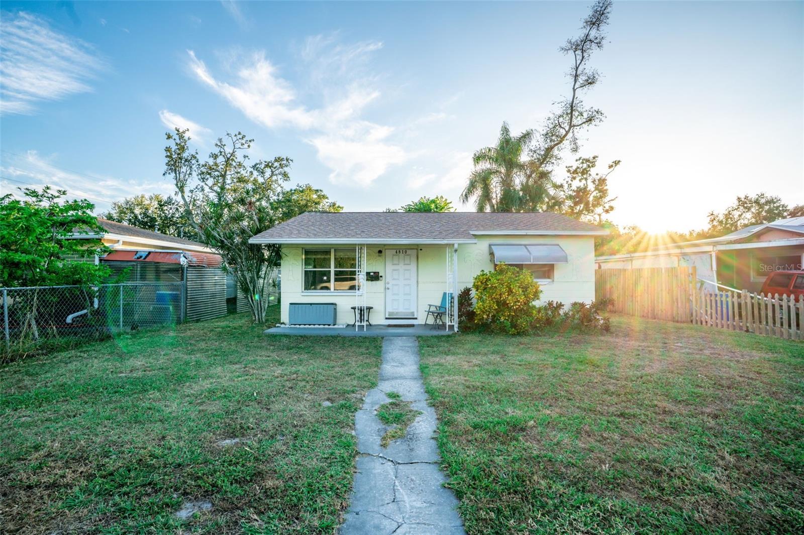 TB8548556 Property Photo 2
