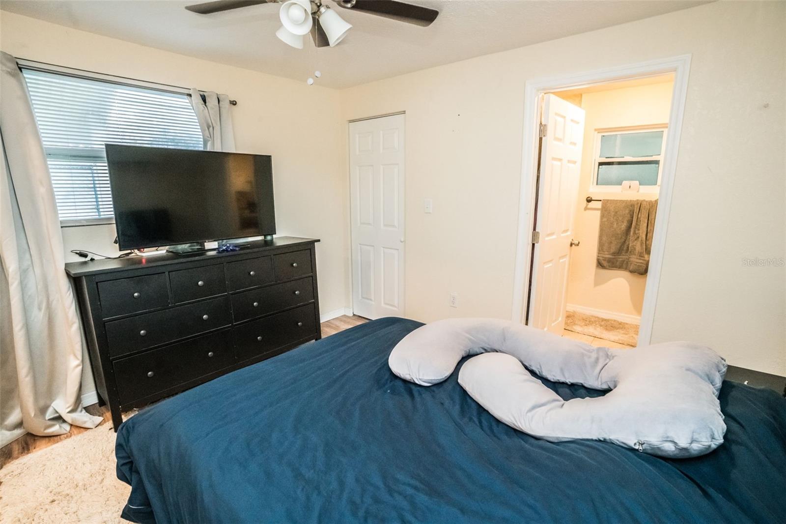 TB8548556 Property Photo 13